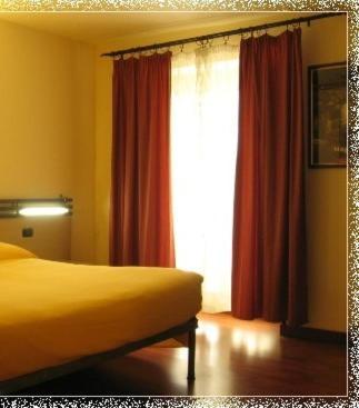 Duomo Apartments Наполи Стая снимка