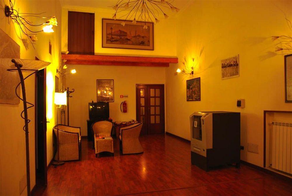 Duomo Apartments Наполи Екстериор снимка